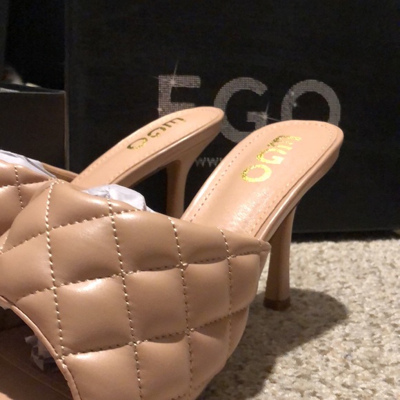Ego Tropez Heels - Picture 2 of 3